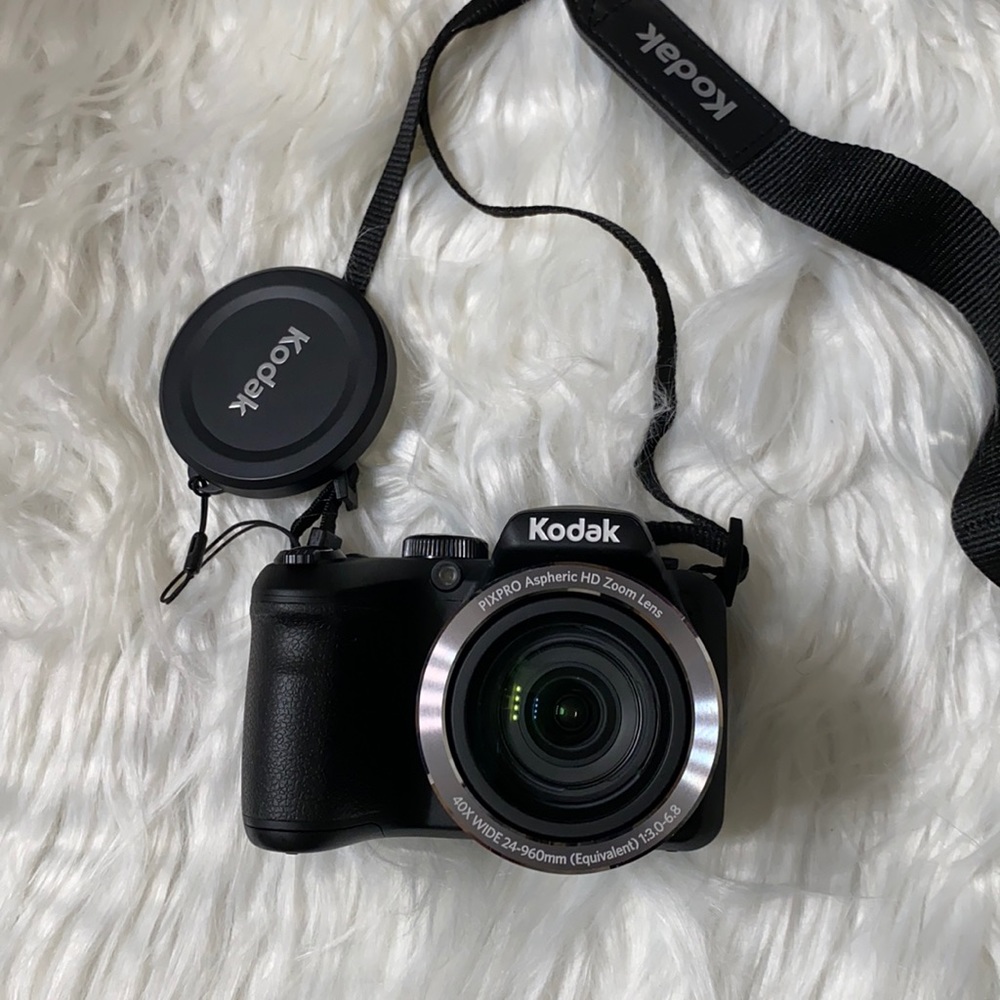 Kodak PIXPRO Astro Zoom AZ401-BK 16MP Digital Camera 40X Optical Zoom and 3" LCD